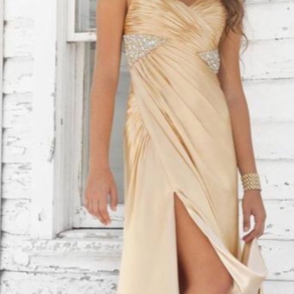 BNWT Blush gold satin beaded gown - Picture 2 of 14